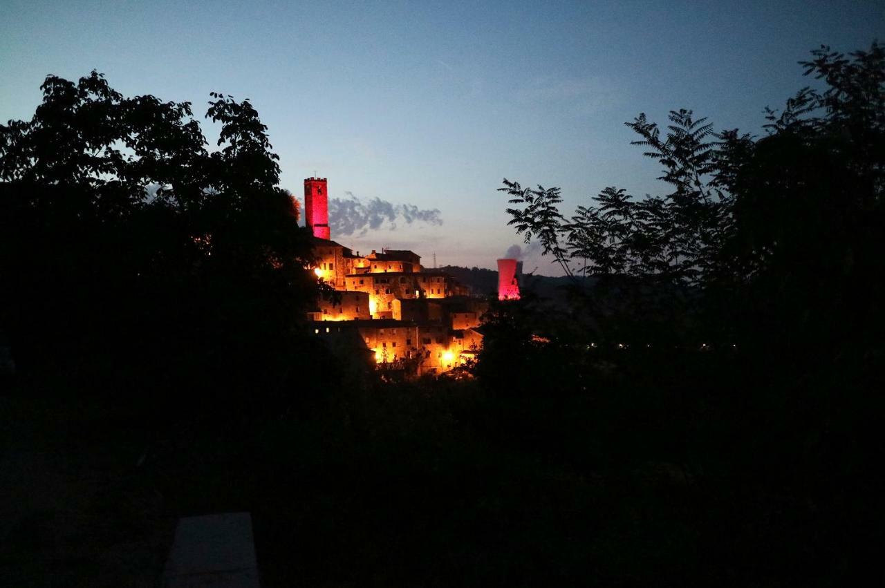 Andante appartamenti Castelnuovo di Val di Cecina Extérieur photo